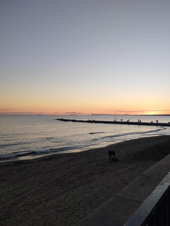 Beachfront Studio With Stunning Sea Views Marbella Eksteriør bilde